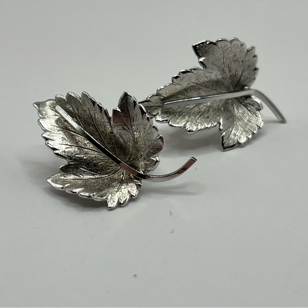 Vintage Wells leaf sterling silver earrings sterling screw back